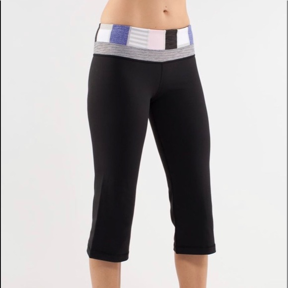 Lululemon Groove Crop - Picture 1 of 7